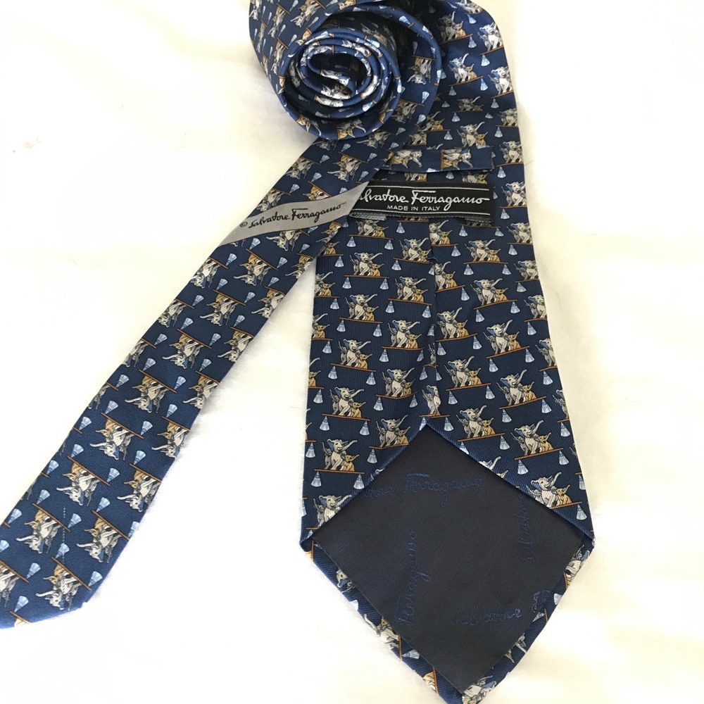 Authentic Ferragamo Tie - Picture 1 of 3